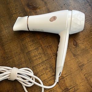 T3 Micro Featherweight 2 Luxe 2i Ionic Hair Blow Dryer White